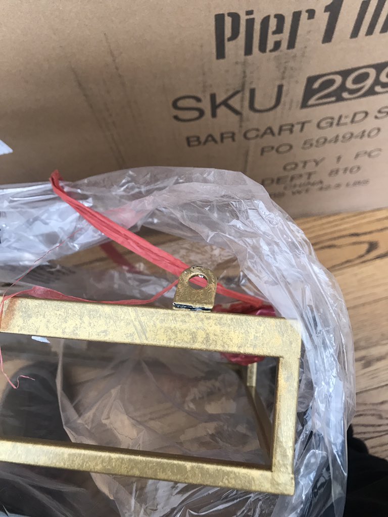 Colorwithkristk's tweet photo. @pier1 How disappointing first I can’t pay cash if I would like an item delivered to my house. Then I relent and place order only to have it arrive damaged. Now I have to bring it back to store for a faster return. Wow! https://t.co/Ji9SzUyucd