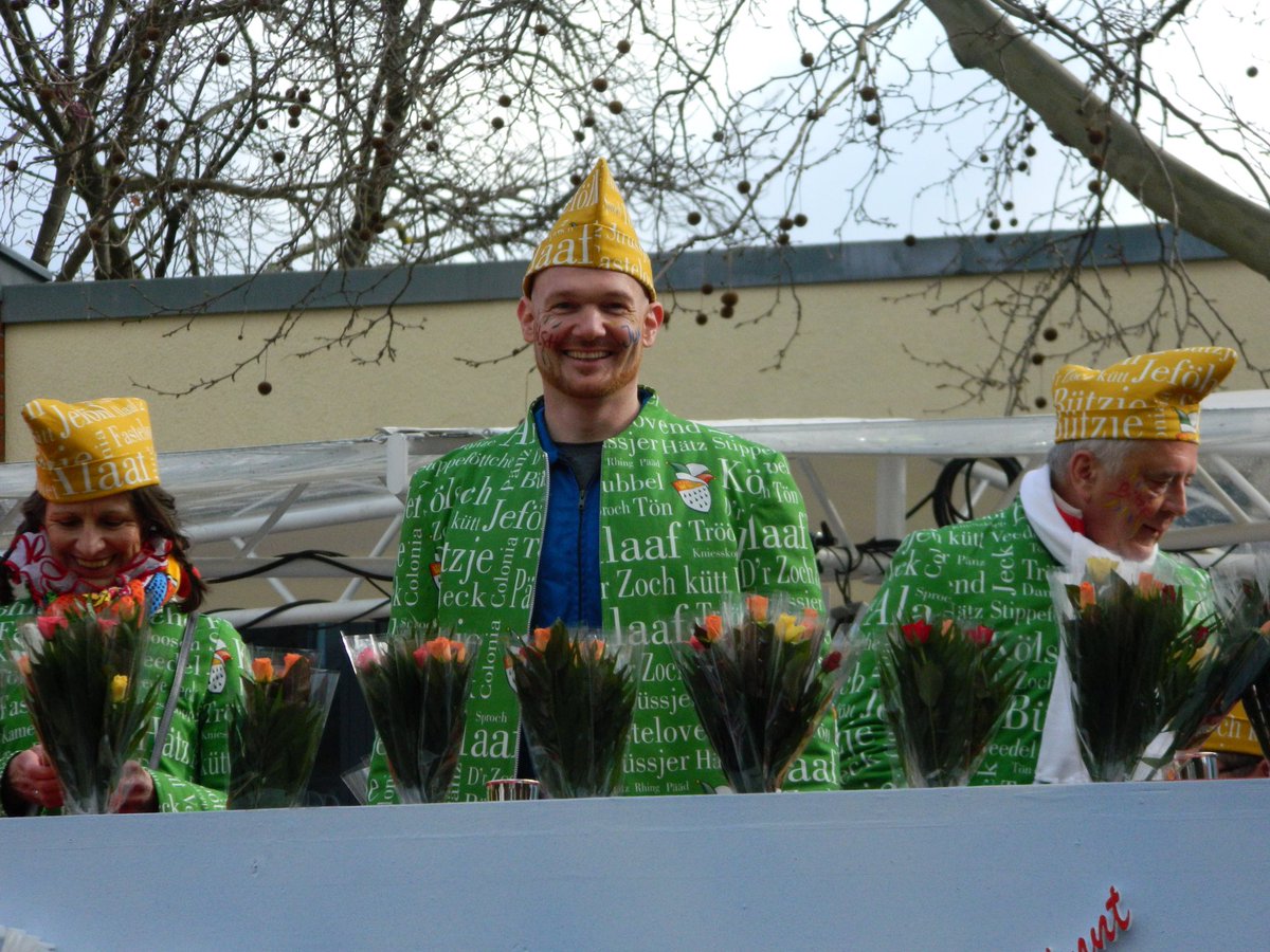 Explornautin's tweet photo. Vielen Dank für diesen unvergesslichen Rosenmontag. Bis bald, lieber @Astro_Alex  #Rosenmontagszug #Horizons https://t.co/dJt5rsgjBn
