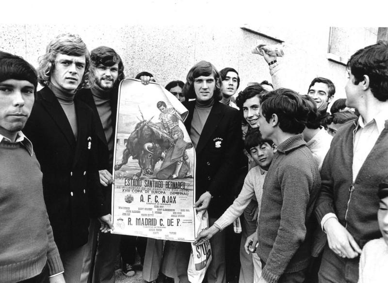FOTOS HISTORICAS O CHULAS DE FUTBOL - Página 6 D06ZMh7X4AACNL_