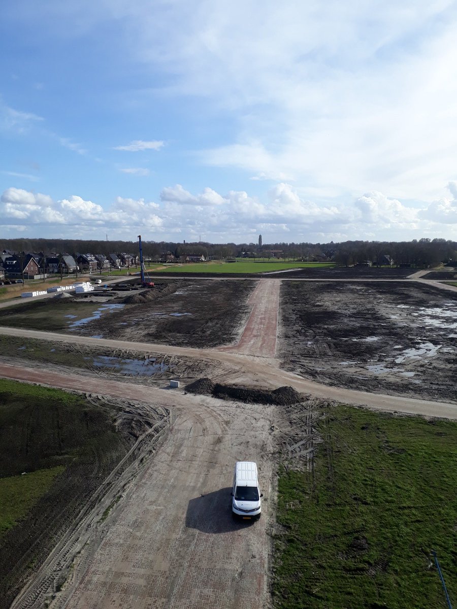 zuidemakraan's tweet photo. De 1e uren zijn weer gemaakt in de nieuwe fase 2 van @emmelhage. Hier kunnen we ons de komende jaren wel weer vermaken 🏗💪 @GemeenteNOP https://t.co/8TLdoTqk6C