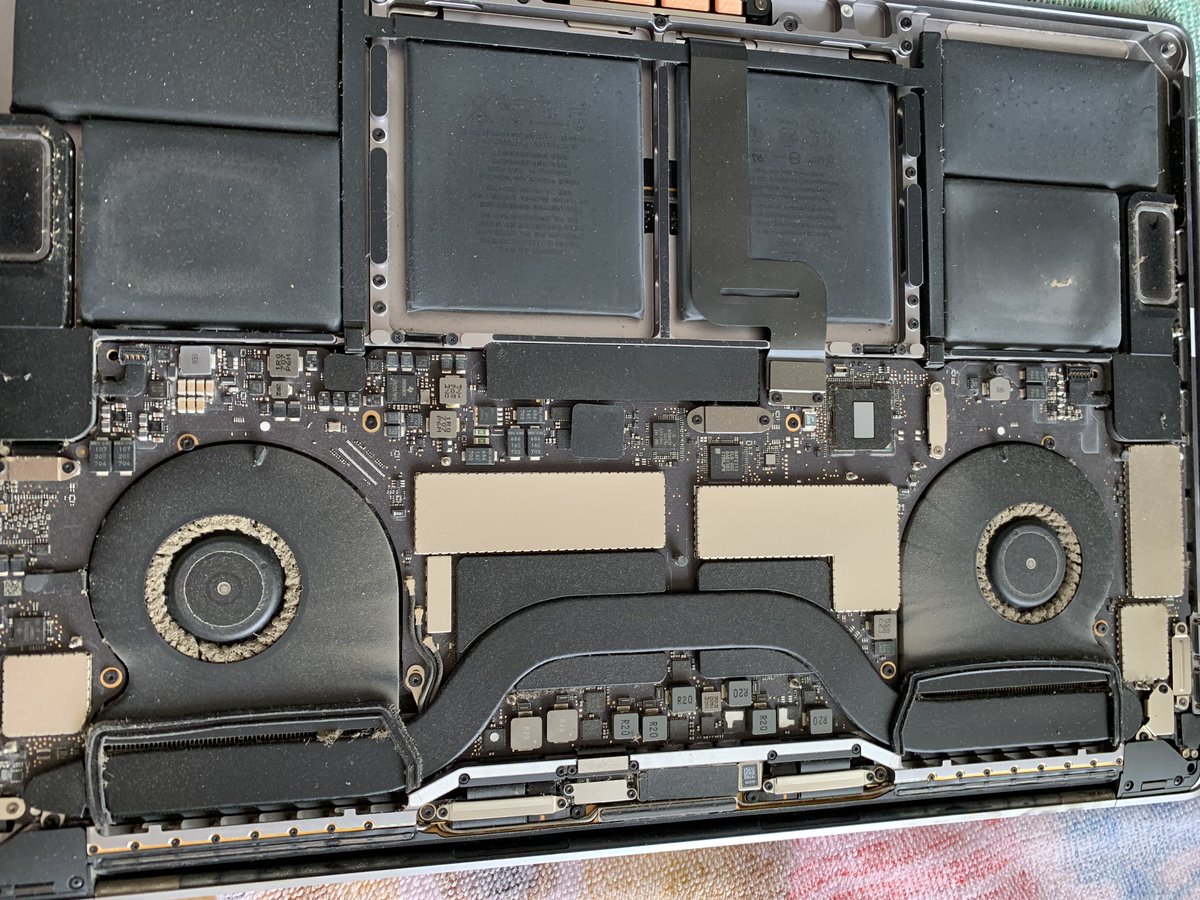 themesty_com's tweet photo. Ever wondered why your #MacBook is overheating? 😱😱😱
#macbookprotouchbar #macbookpro #apple #repair #dirt #dust #macrepair #fixing #ifixit https://t.co/RbmKfON1oe