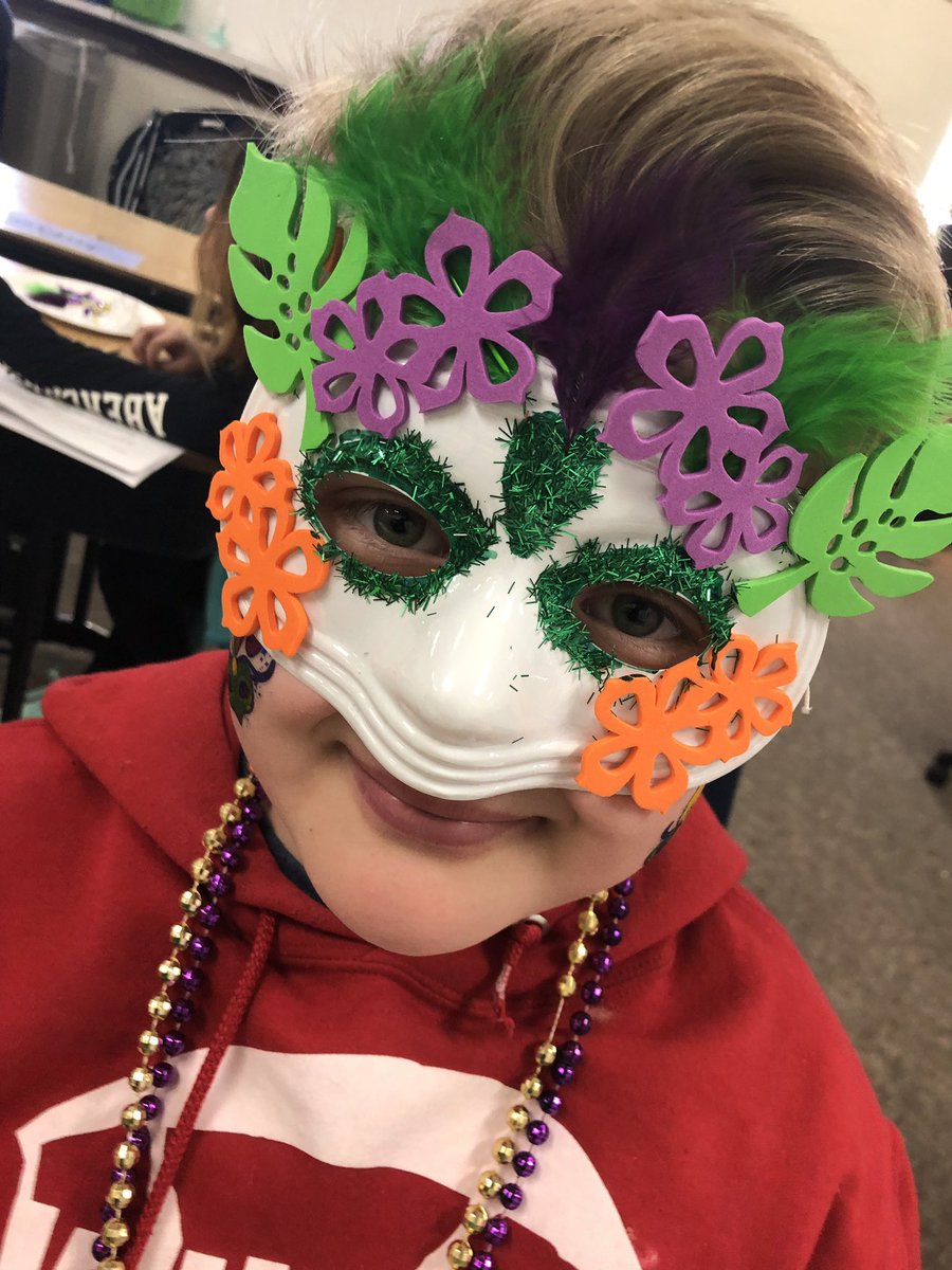 VHarkey3's tweet photo. Who said learning can’t be fun #MardiGras #BeMoreAwesome #celebratedifference @EVEagles @mrsplois #tlap https://t.co/LtLMZVCaRD