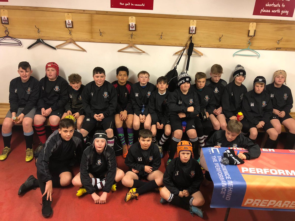 CwmbranYouthRFC's tweet photo. Big thanks to @PontypoolRFC for allowing us to use their facilties  tonight for training in preparation for our Dragons Cup semi final on Sunday.  #localrugby #pooler #crows #pooler150 https://t.co/U0YHaaSxAw