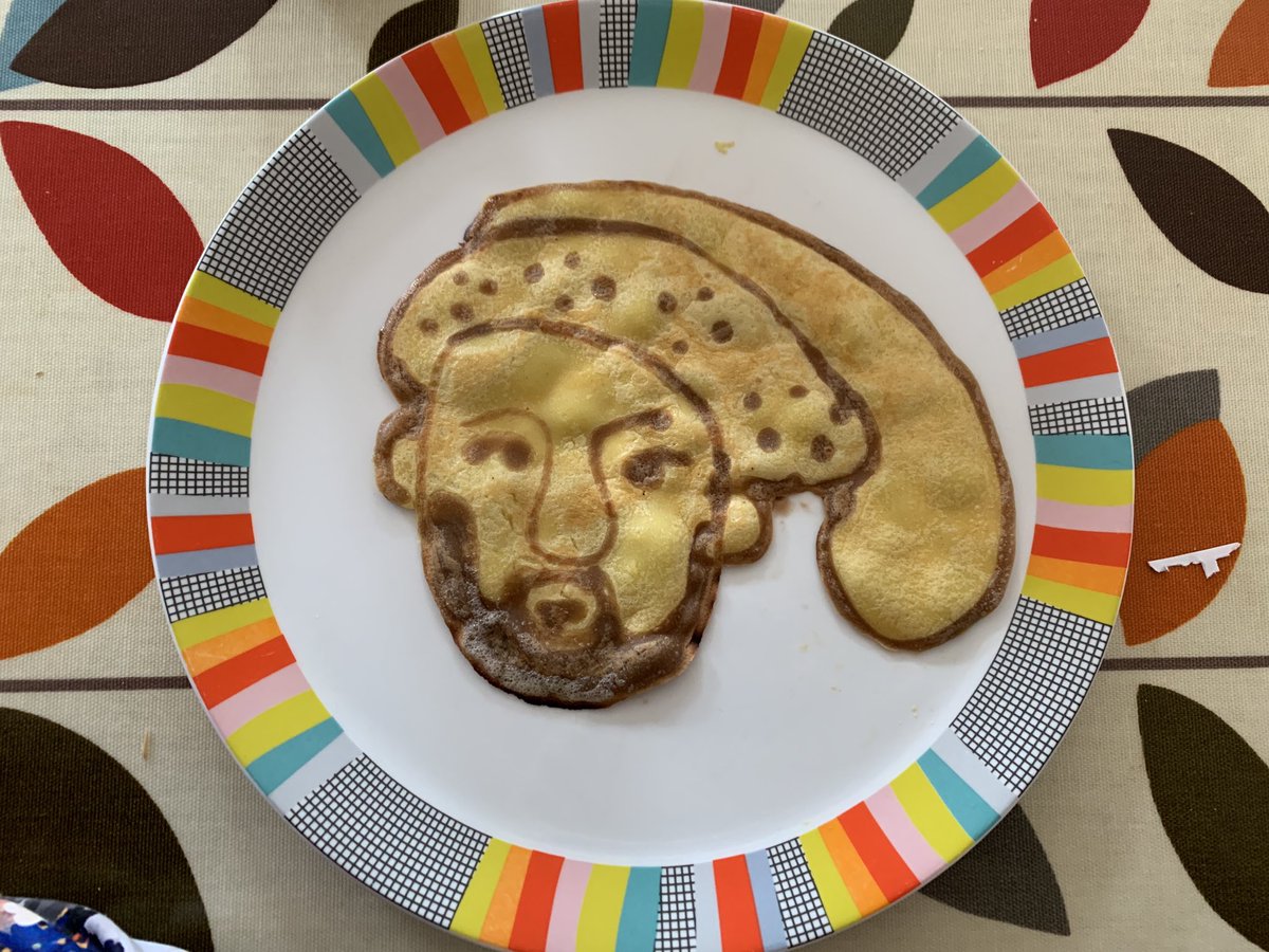 History obsessed 6 year old asks Daddy for pancakes : 
“This year can I have Henry Viii? Or Hampton Court Palace?!“ 
...(I snigger in the background thanking my lucky stars I’m not in the kitchen)
....Daddy delivers...!
#pancakes #PanCakeDay2019 #ShroveTuesday 
<a href="/HampCourtPal/">Hampton Court Palace</a>