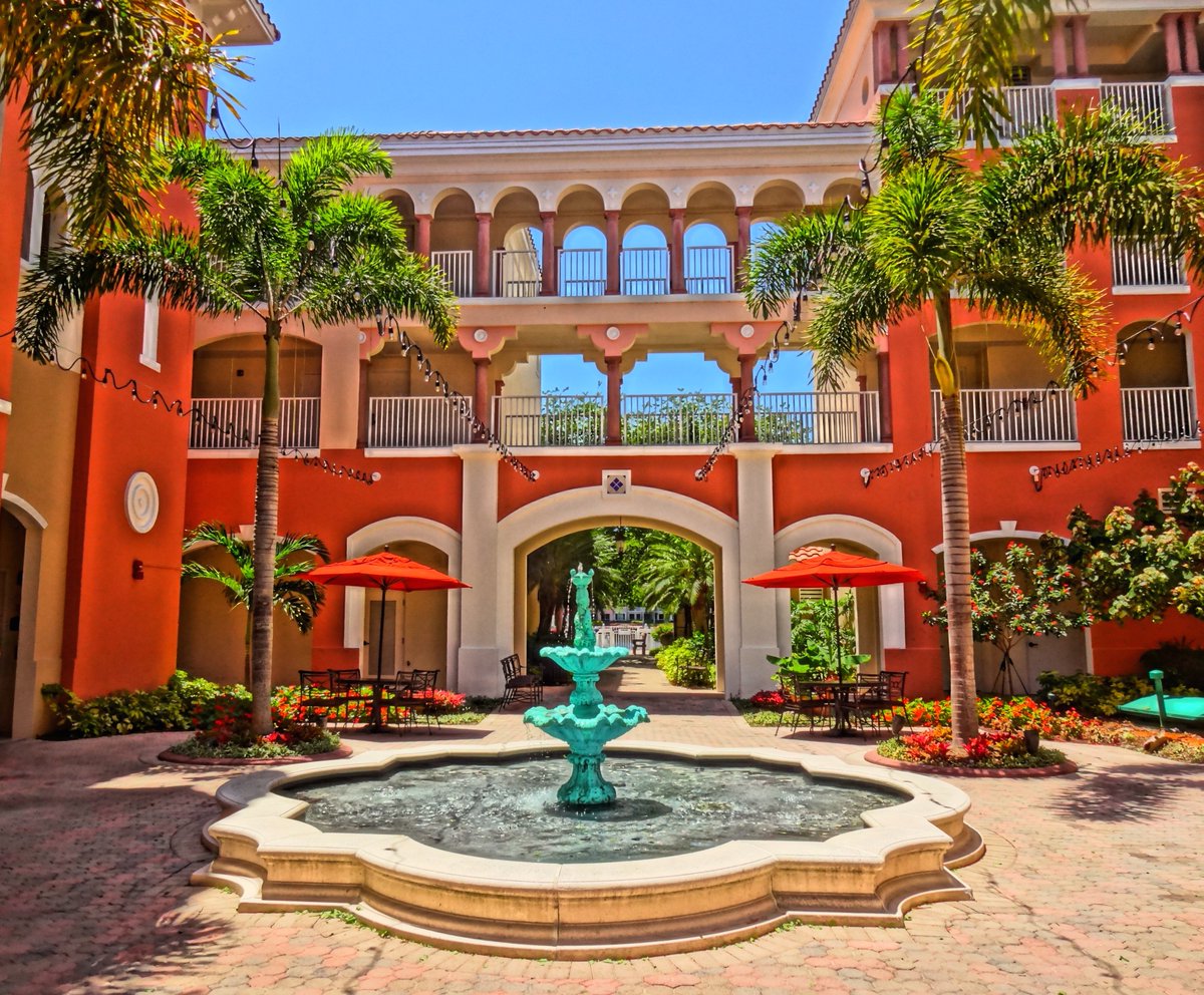 FunAndFork's tweet photo. Heading to the Sunshine State? Check out The Top 10 Marriott Villas in Florida! Don't settle for a cramped hotel room when you can have a home away from home! Which one will you choose? https://t.co/Na65j3ntx6  #TravelTuesday #marriott #LoveFL #TuesdayMotivation #florida #travel https://t.co/Bpqx1gsrnh