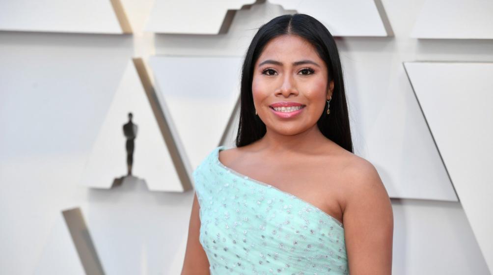 Televisa enfrenta acusaciones de racismo por parodia de Yalitza Aparicio. “La élite mexicana siempre retrata a la gente indígena como graciosa y fea”. Estas son algunas de las críticas que han hecho a la presentadora de televisión por su "parodia".
tlmdo.co/2Ttq2iZ