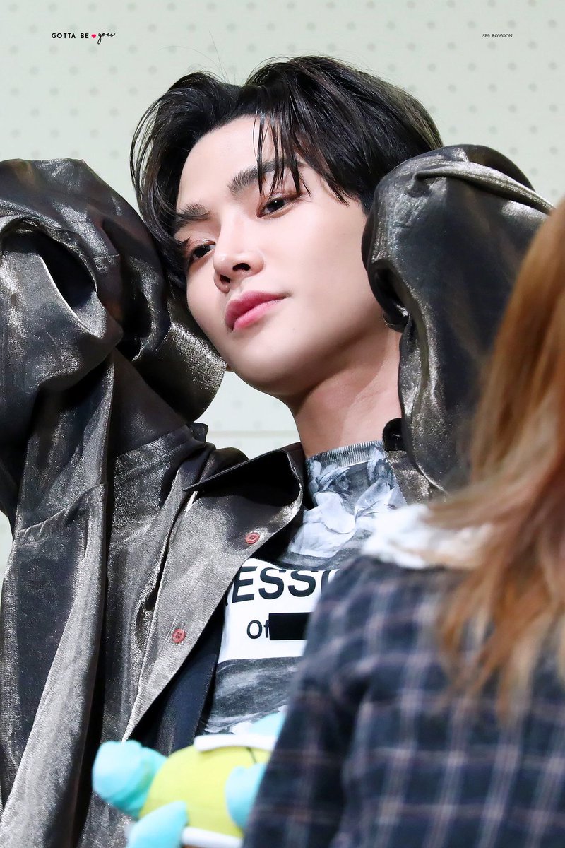 rowoonspics's tweet photo. 190303 ♡ gotta be you

#로운 #rowoon #sf9 @sf9official https://t.co/d0muoMbhc8