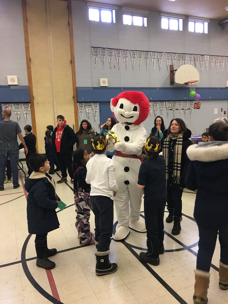 Thank you to the French Department for organizing a great French Carnival at St. Clare!