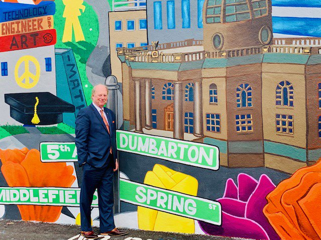 warrenslocum's tweet photo. Had a great interview with Valeria and Nalia, high school students who are in the @SanMateoCo_SAL  photo journalism class. They asked good questions and took photos in front of our new #NorthFairOaks mural – a beautiful and moving visual of our #community. https://t.co/zzdDs5FkrF