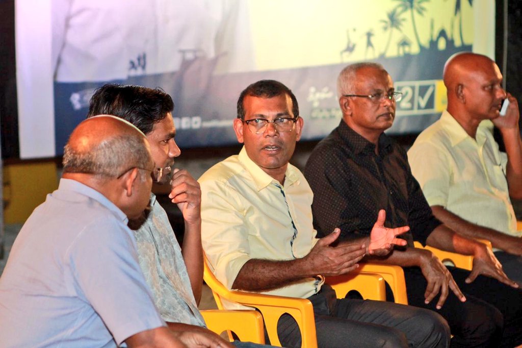 MDPArumaazu's tweet photo. Raeesul jumhuriyya @ibusolih Guraidhoo Dhairaage baeh beyfulhunaai bahdhaluvun kuriyah dhanee #Agenda19 
#Majlis19Thilafathah https://t.co/znrfHId6KX
