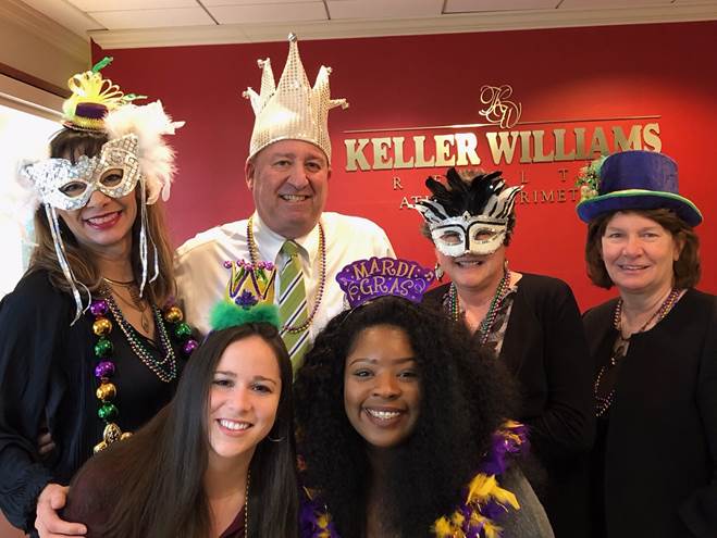 KWSoutheast's tweet photo. Family Reunion was a few weeks ago, but the Mardi Gras fun never stops! Check out our Atlanta - Perimeter North Market Center dressing up for Fat Tuesday! #KWSoutheast #FatTuesday ๐๐ฅณ https://t.co/w3jaTWJPRK