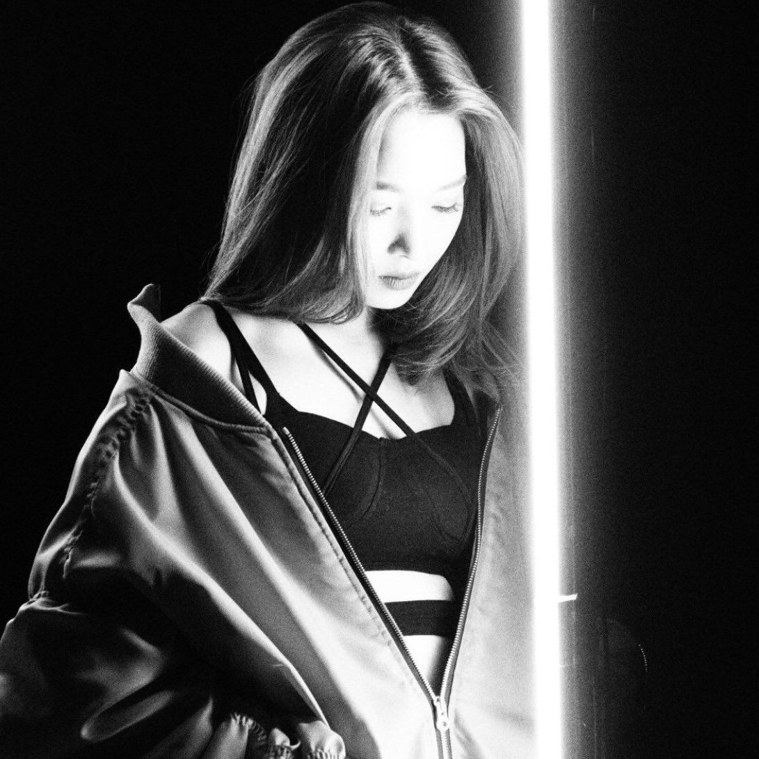 queen_somin's tweet photo. 𝕋𝕙𝕖 𝕞𝕠𝕤𝕥 𝕡𝕣𝕖𝕔𝕚𝕠𝕦𝕤 𝕘𝕚𝕣𝕝 𝕚𝕟 𝕥𝕙𝕖 𝕨𝕠𝕣𝕝𝕕

#소민 #전소민 #KARD #Somin #카드 @KARD_Official https://t.co/FVpXzE1cFv