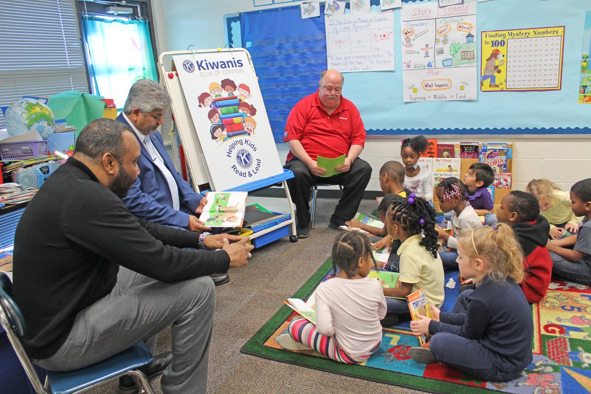 RockdaleSchools's tweet photo. THANK YOU Kiwanis Club of Conyers for donating books to each of our Kindergarten, 1st, and 2nd grade students in the district and for cultivating a love of reading in our young ones! #PartnersInEducation #WorldClassCommunitySupport #RCPSWorldClass https://t.co/Vb5Q8rCOaB
