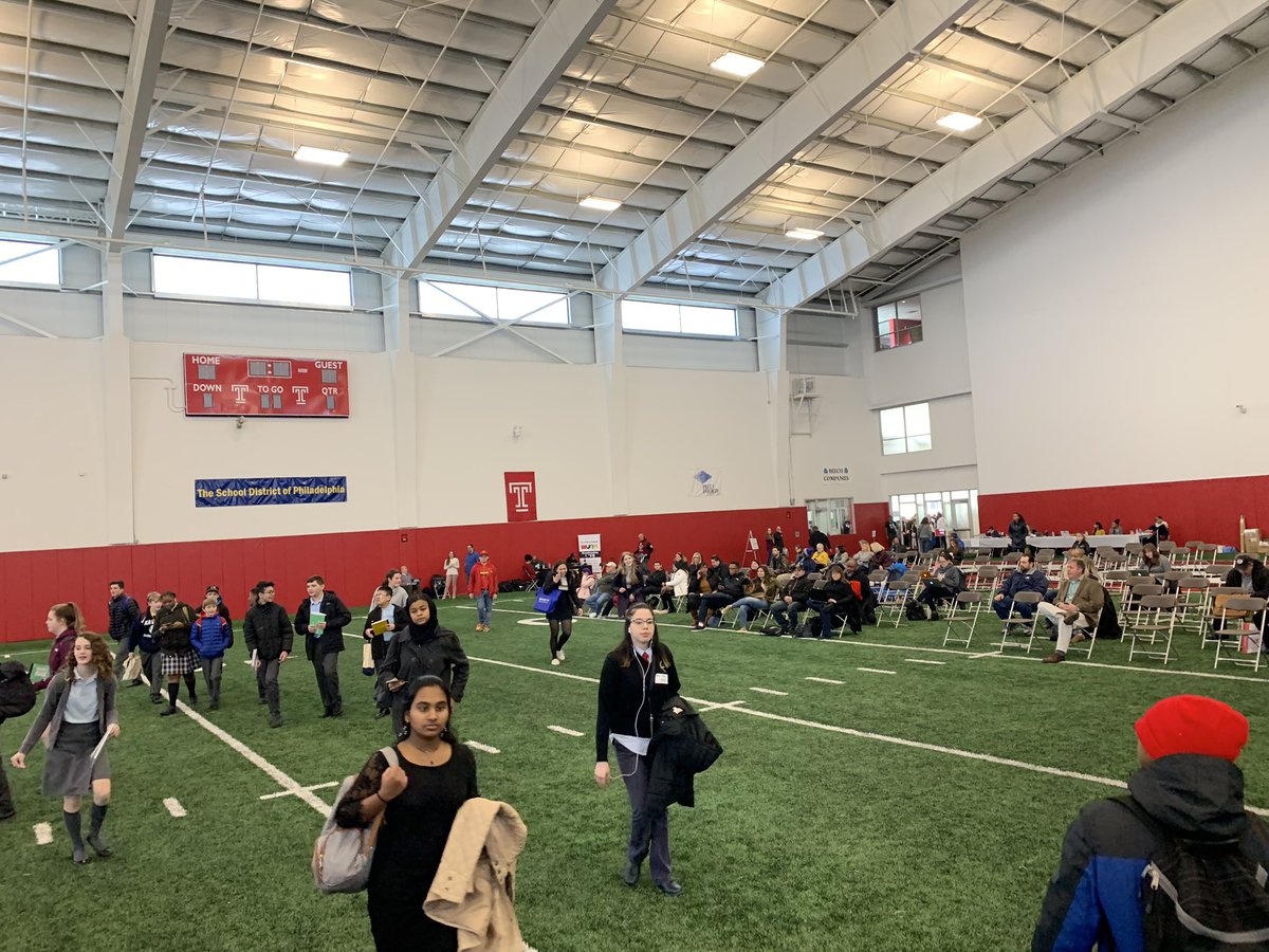 QuercusPrinus's tweet photo. The excitiment leading into one of the oldest urban science fairs George Washington Carver Science in Philadelphia. #CarverScienceFair @STEMecosystems @ILEADSTEM @PADeptofEd #STEMinPA https://t.co/kEVTx3Cpq2