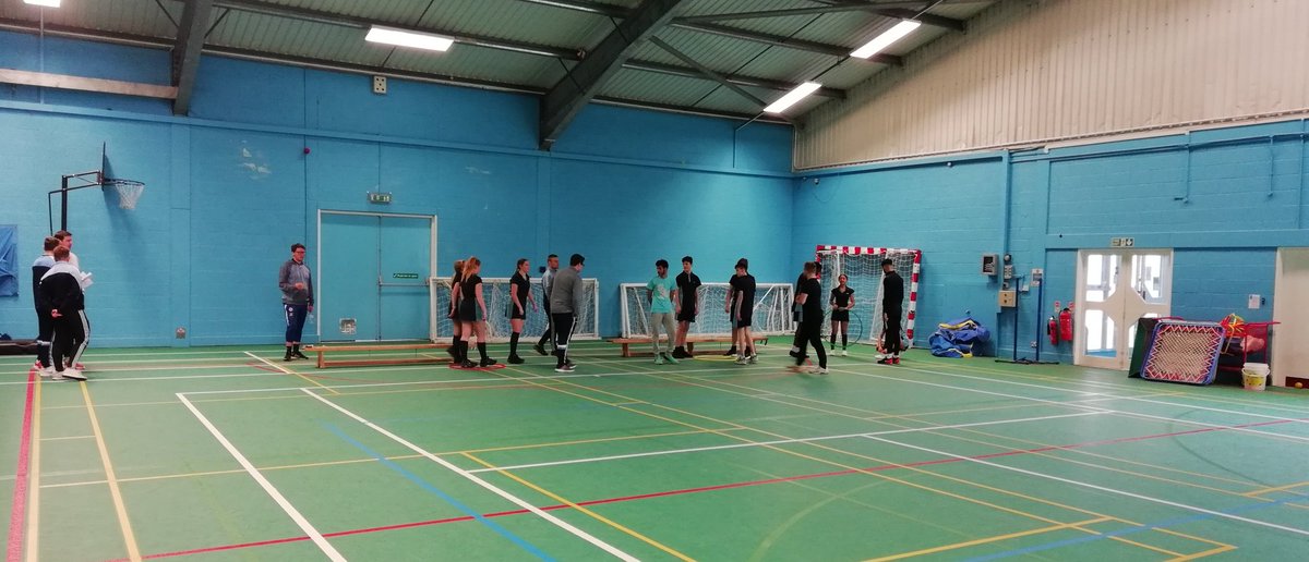 StMarysOutreach's tweet photo. Getting active today with @RavensbourneSch Year 9 students who are all think of taking sport further! Big shout out to @PhysEd_SportYD team and their students for putting on a great session for their visit! #pre16 #Collaboration #sport #outreach https://t.co/QIt41w3g1F