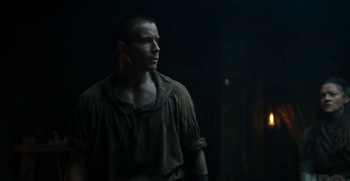 he looks so fucking hot!