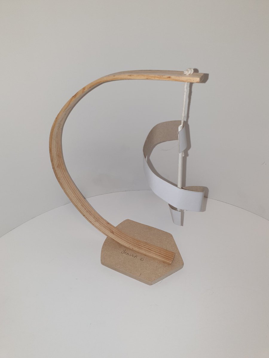 GRIFF_LM's tweet image. Year 10 have modelled some awesome lamps today utilising the steam bending process. #dt #productdesign #design @NewportH