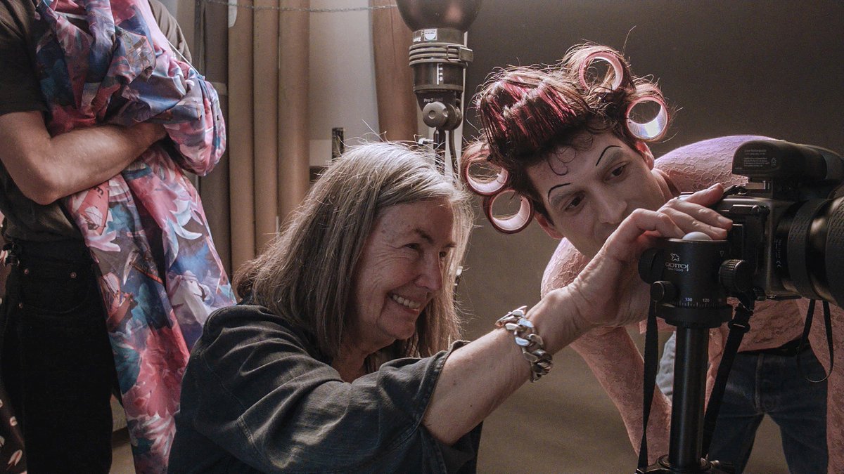 One of this year’s opening films is dedicated to the well-known Austrian photographer Elfie Semotan, director Joerg Burger created a multi-layered cinematographic homage to her that will celebrate its world premiere at our opening, April 25. bit.ly/2HhiXvf