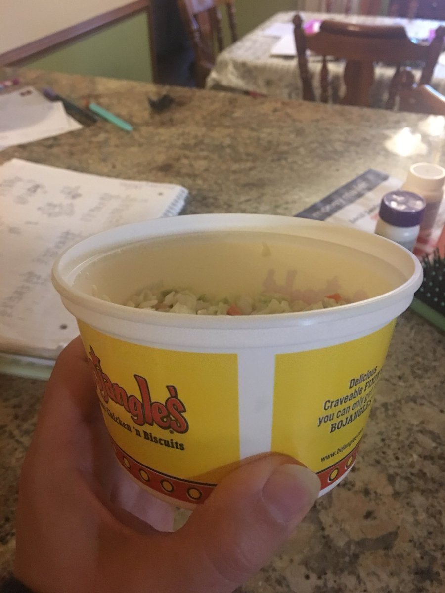 akd51201's tweet photo. My husband was pissed when I got home with his dinner and took the top off of his large coleslaw to find it half full😡 #rippedoff @Bojangles1977 https://t.co/1HYGk0L8wM