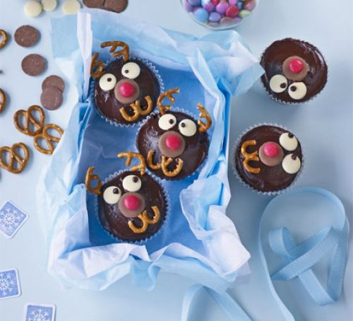 BakeryYums's tweet photo. Here is my new cup cakes. It makes anyone smile. Lets start to become more creative. #bakerylovers #cupcakes #yumyumbakedgoods https://t.co/Imz1eg9cbF