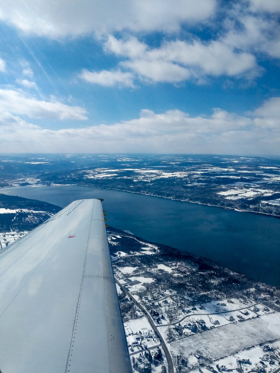 BrentoeG's tweet photo. Views of nature on the way to #ExpoWest. Where is everyone else at in their show schedule? @AmericanAir @expowest #ExpoWest2019 #naturalproducts https://t.co/Xby534lR6G