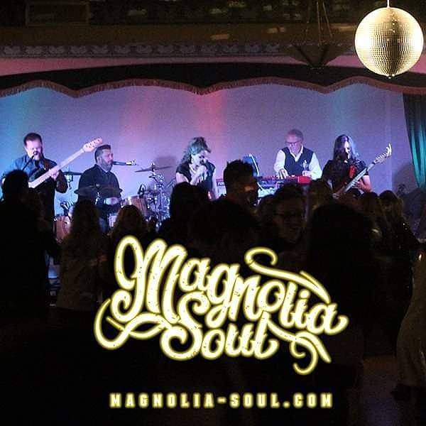 TheMagnoliaSoul's tweet photo. 10pm Saturday Night! Magnolia Soul at The District Tap! More at: https://t.co/Xclr6hP6I1 #magnoliasoul #eventband #coverband  @maciannhayes @Sammy_Pancol @croybass5 https://t.co/XDGcaFU4EI