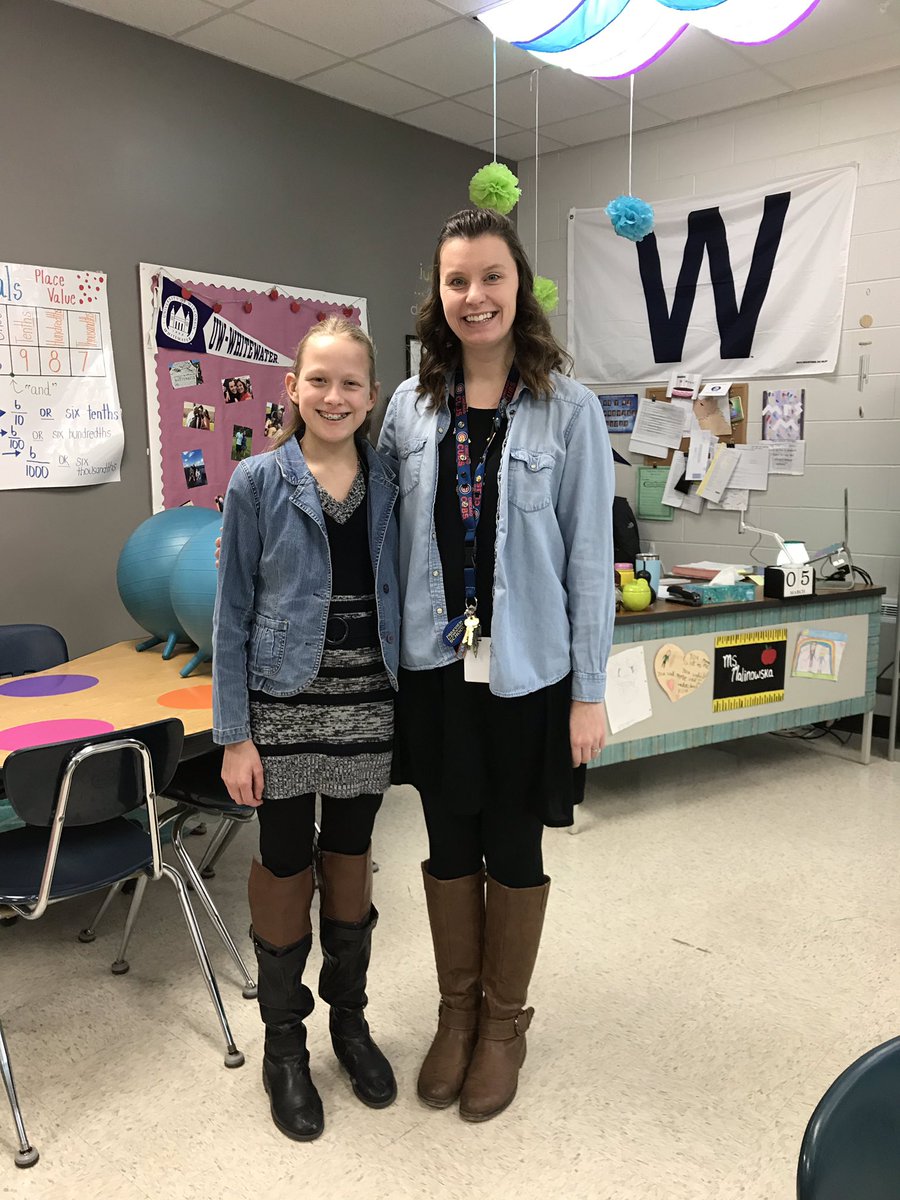 StelterGr3's tweet photo. Twin day at school today! She named it! @ParkviewSD https://t.co/paL8YlTvUk