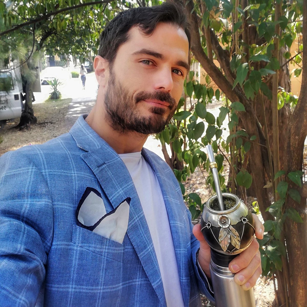 nashcasan's tweet photo. #mates mientras grabamos https://t.co/OYH9oP85nM