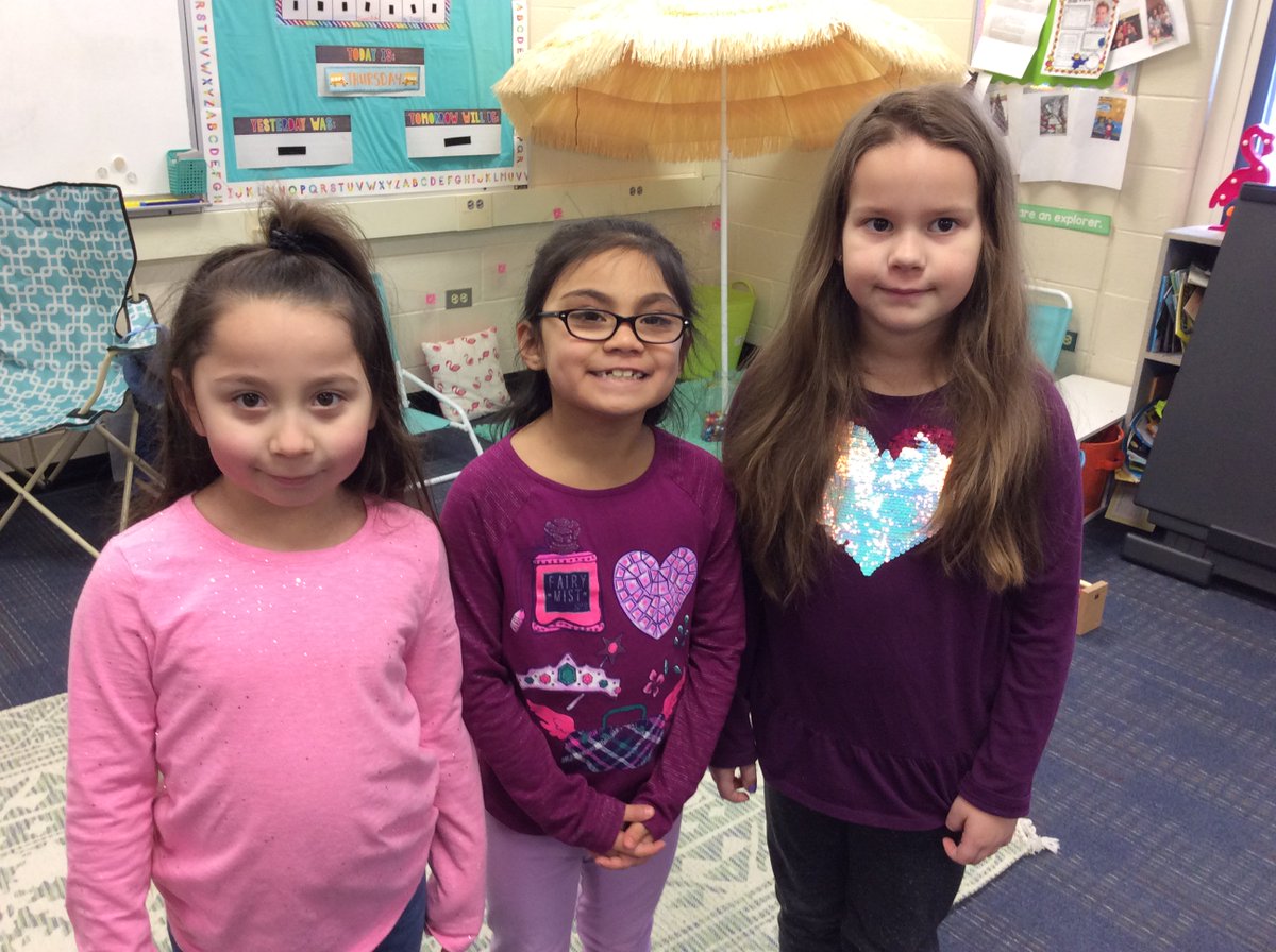 AshlineKelly's tweet photo. Kindergarteners and first graders on #twinday at Roy DeShane School! Students showed #spikestyle and earned this special day :) https://t.co/YYvRFbYdzk