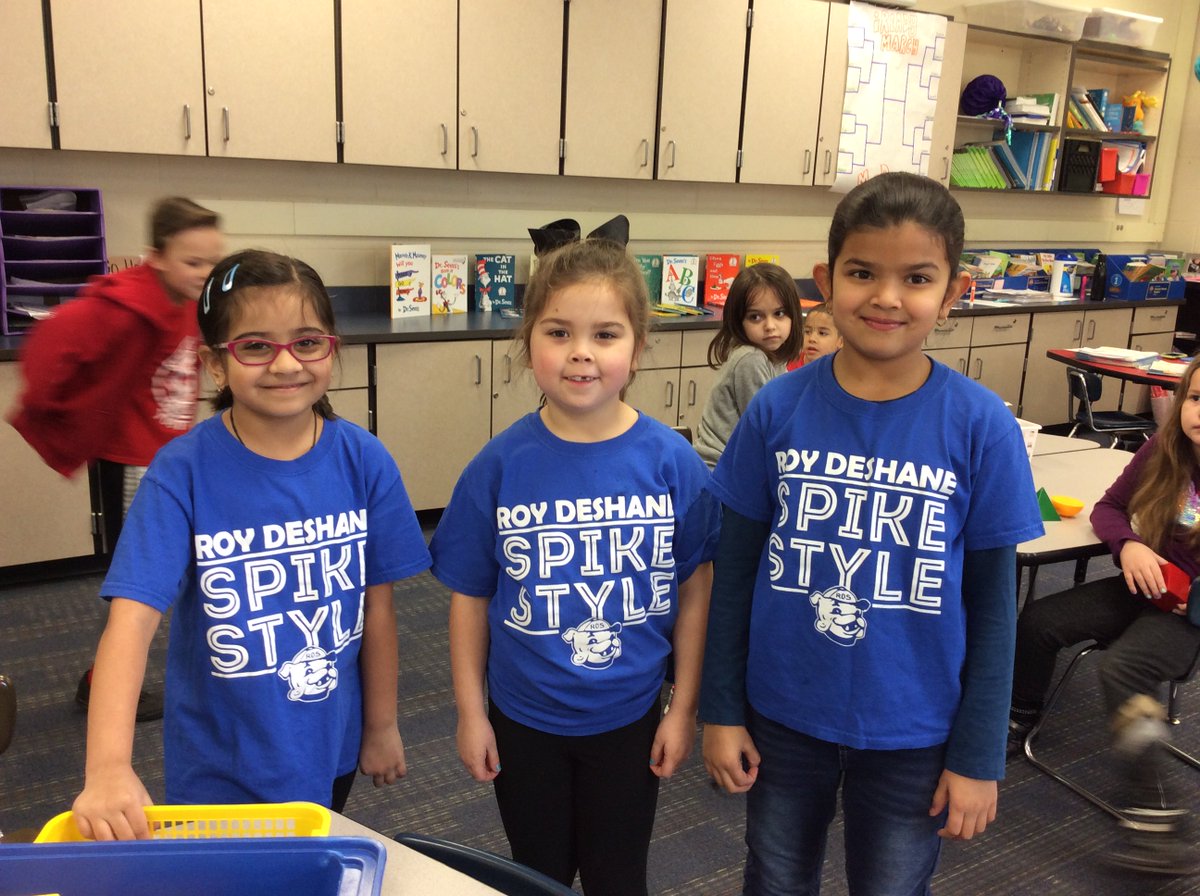 AshlineKelly's tweet photo. These kids dressed up for #twinday and the boys in the first picture even have the same name! #spikestyle for the win! https://t.co/dYBWbP4F03
