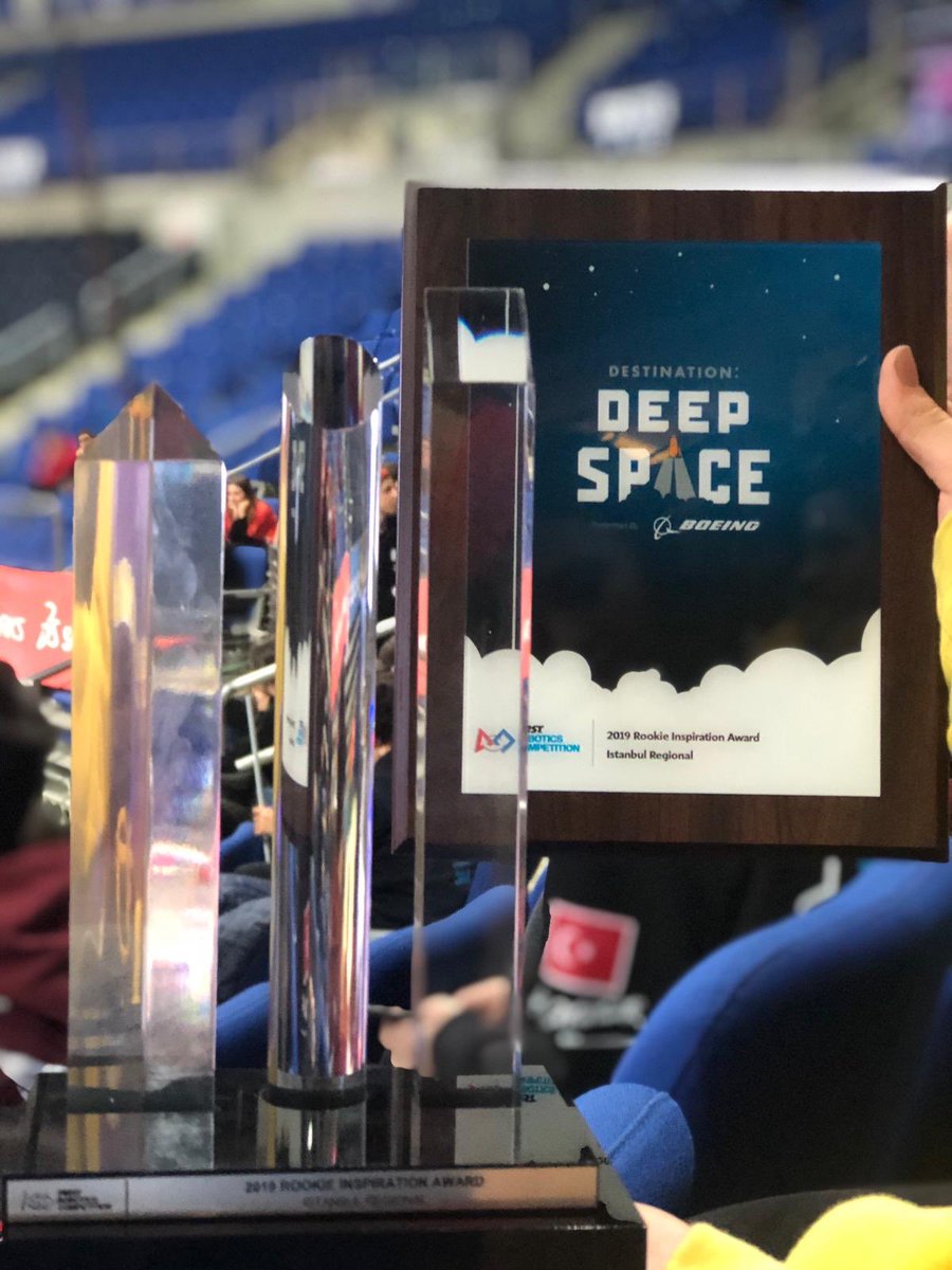 Çok çalıştık, çok uğraştık.FIRST vizyon ve misyonunu yaymak adına yaptığımız projeler ve ilham veren takım ruhumuzla birlikte  emeklerimizin karşılığında Rookie Inspiration ödülüne layık görüldük :)  <a href="/FYukselFound/">F. Yuksel Foundation</a> <a href="/bahcesehir_k12/">Bahçeşehir Koleji</a> <a href="/sinopbahcesehir/">Bahçeşehir Koleji Sinop Kampüsü</a> <a href="/FRCTeams/">FIRST Robotics Competition</a>