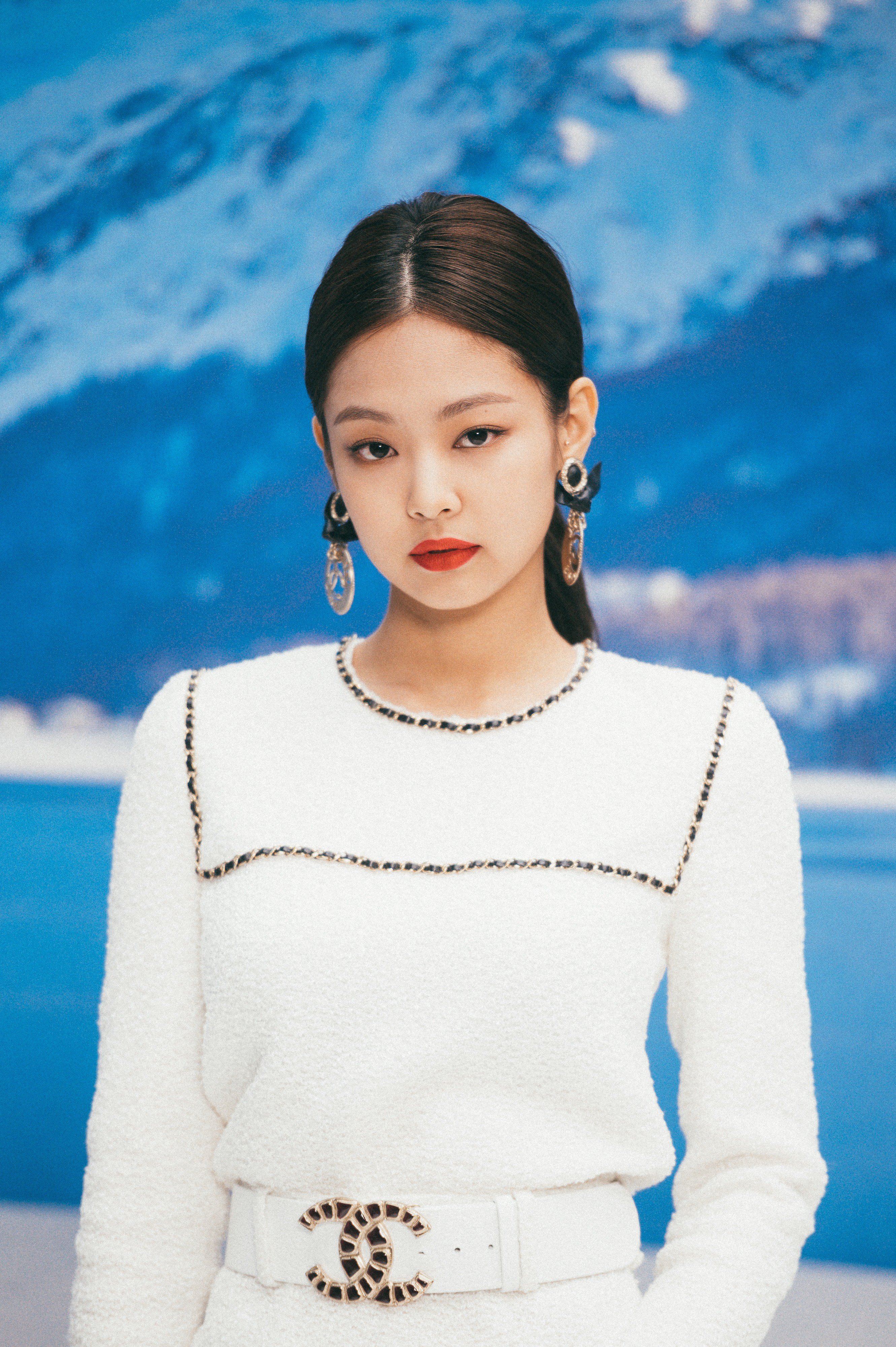 CHANEL on Twitter: &quot;House ambassador Jennie Kim attended the #CHANELintheSnow show at the Grand Palais in Paris earlier today. #CHANELFallWinter #PFW More on https://t.co/yTOoYQEYFi https://t.co/HPCv8I79Ds&quot; / Twitter