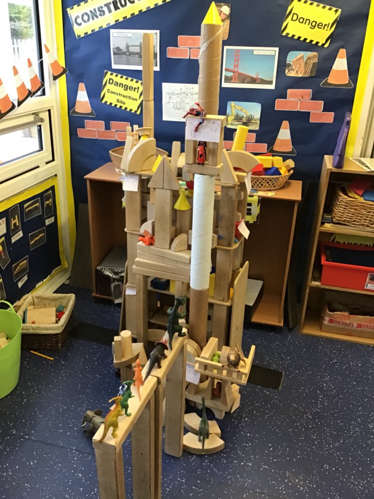 EYFSButterflies's tweet photo. AMAZING building work by two of the Butterflies! This construction kept them busy and focussed for over two hours. I love the combination of different materials and resources used. The children continued to develop and adapt their work. Well done! #blockplay #blockarea #EYFS https://t.co/2In8zacWQV