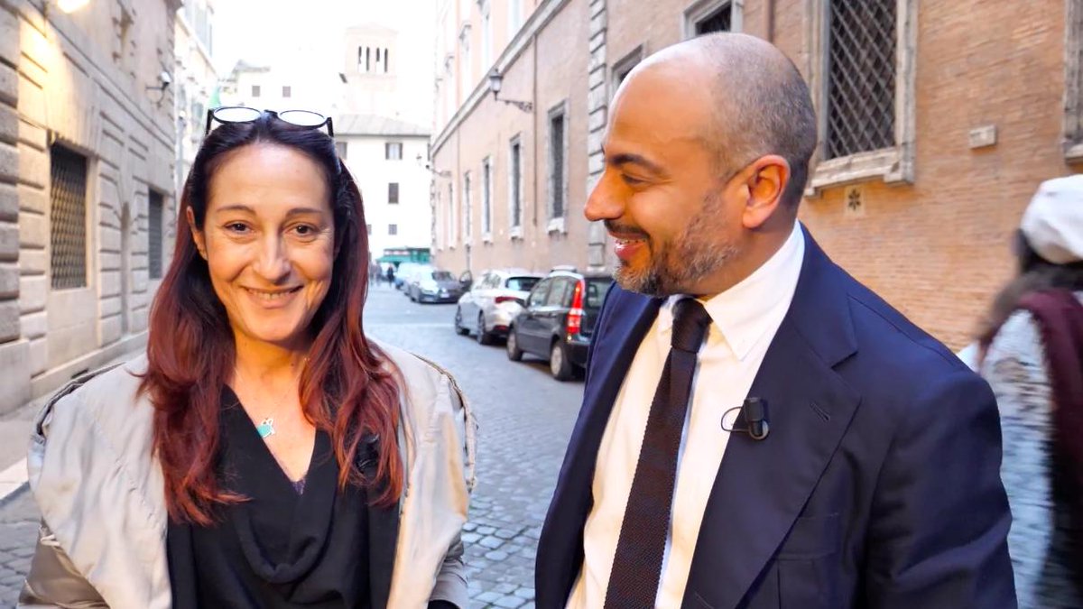Su 10 riforme approvate, 8 portano la firma del MoVimento 5 Stelle e hanno tutte al centro la parola DIGNITÀ. I media non ne parlano. Facciamolo noi. 
L’8 marzo parte il #DignitàTour

Scopri di più ▶️ goo.gl/eBKiBF