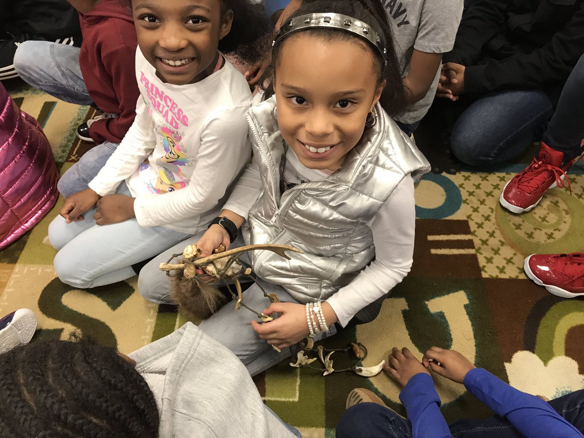 HLESLibrary's tweet photo. Author Shelley Gill visits! @Wildcats_Land @RedClaySchools #hesscholars #weareredclay https://t.co/WrGpRDehRa