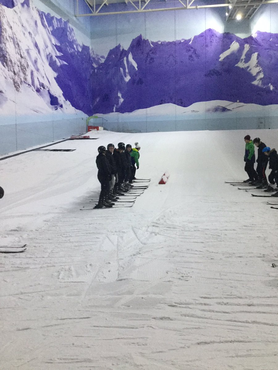PeDeptOakwoodA's tweet photo. We are starting to see some fantastic progress from our Post 16 Duke of Edinburgh students, who have been learning to ski for the skills section of their bronze award. Well done lads! @LearnAtChill https://t.co/3MrjMRrEwB