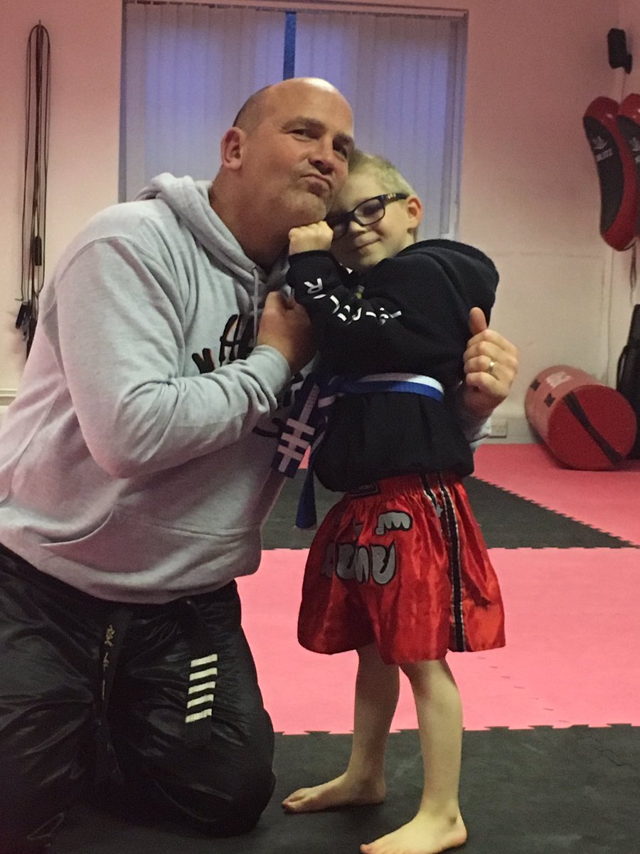 HevDale's tweet photo. So tonight our not so little man has had his last lesson in Little warrior and earned 2 tags he’s had an amazing time enjoying every moment of it, here’s to his new journey in the Junior classes 😮 #bluewhitebelt #2tags #kickboxing #6yearsold #partiallysighted #nostoppinghim https://t.co/TverilJ0yh