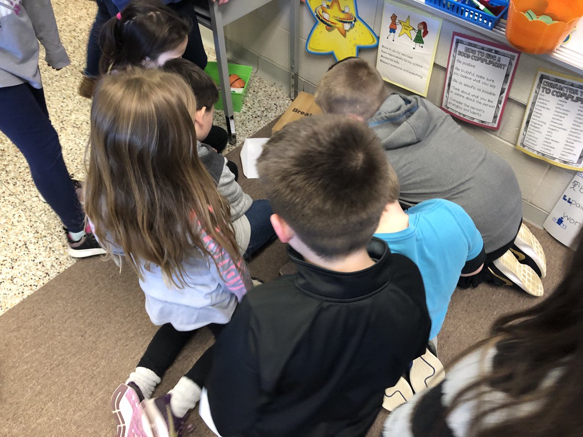ewitt43's tweet photo. 3rd SS are attempting to @breakoutEDU to try and save a brain for someone who needs a transplant. They worked together and persevered throughout. #swexcellence #phpackers https://t.co/kzVRfx0YG4