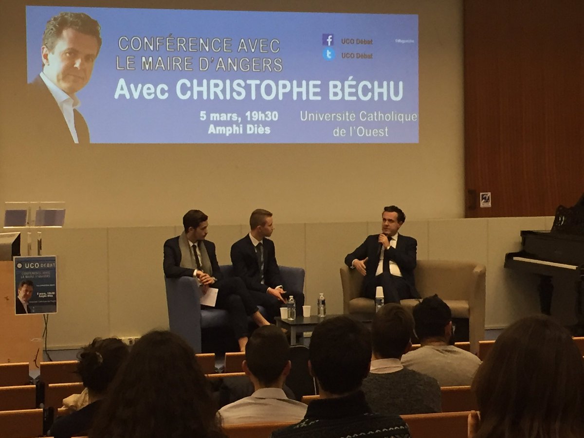 ChristopheBechu's tweet image. Ce soir, je suis à #UCO où je participe à la conférence organisée par les étudiants pour parler du travail de maire #Angers Un grand merci pour l’invitation @UnivCathoOuest