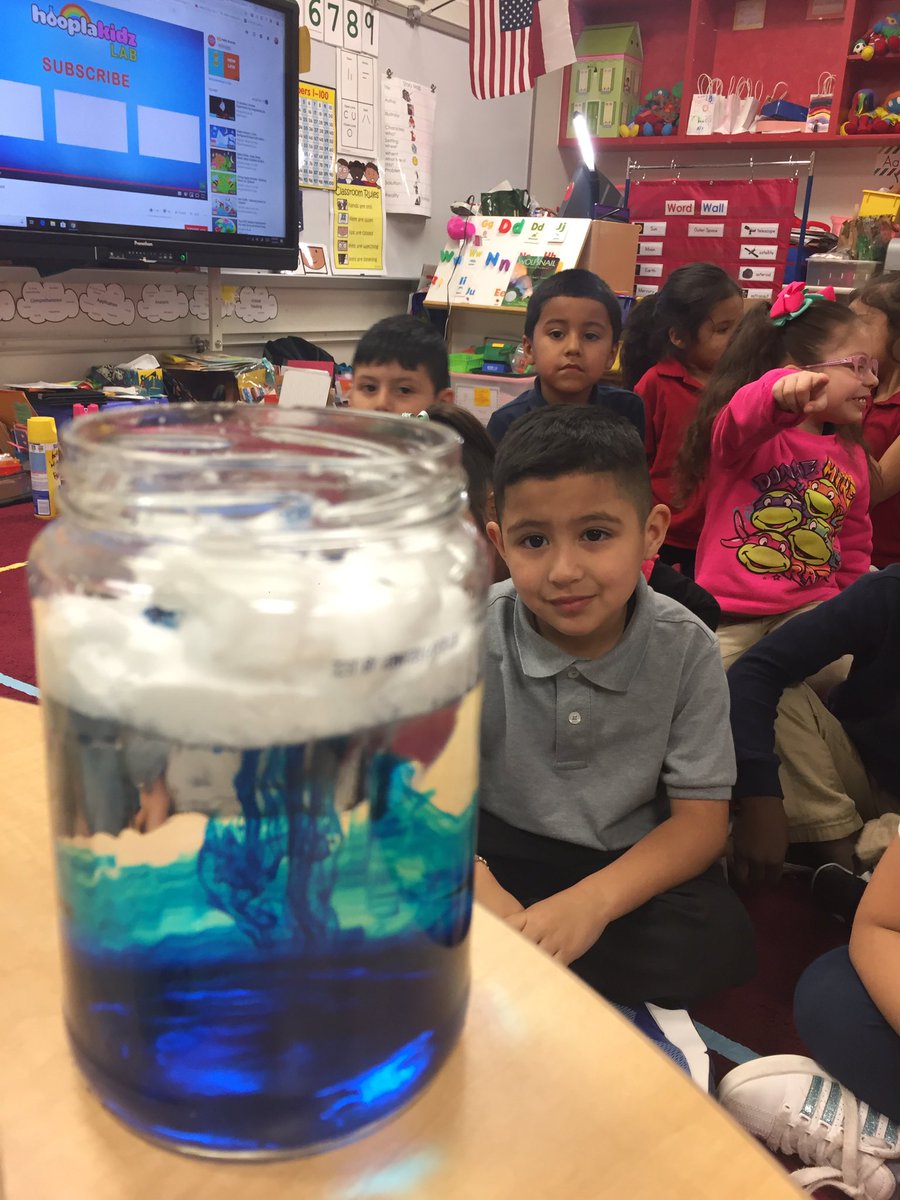 ahchellam's tweet photo. 🌧My Little Meteorologist learned how rain/precipitation is formed by doing this investigative science🧫🧪 experiment🌧 #teamleza #primaryELA #GarciaLeza https://t.co/ooQSoZZCIU