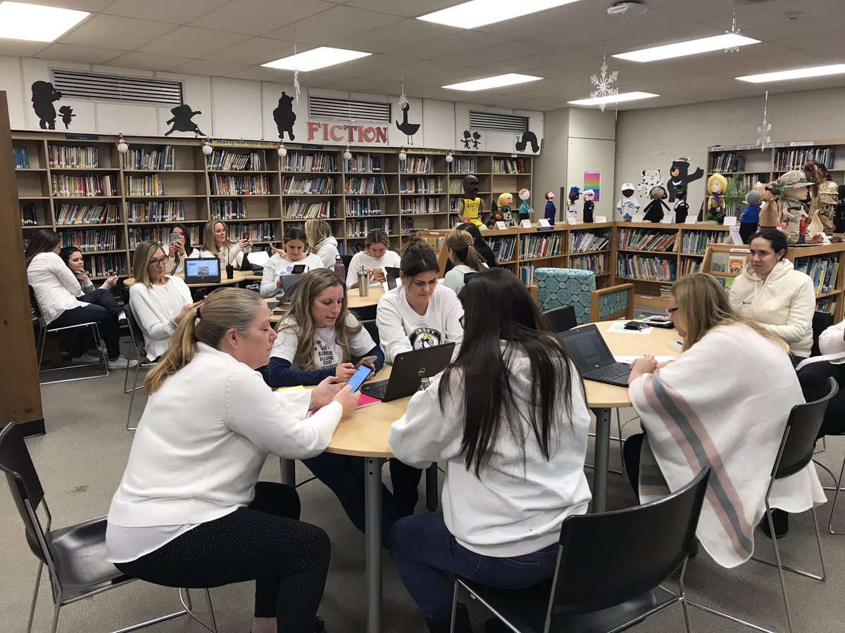 ChristineManna6's tweet photo. The Hoop educators are spreading the word to fight for fair funding for all schools 🐾 #WeAreTRschools #StopStateAidCuts @wearetrschools @nj_sos @PhilMurphyNJ @njdotcom @DrLRepollet @AndyKimNJ @NJSenatePres @TRRSHooperAve https://t.co/D32MY630V7