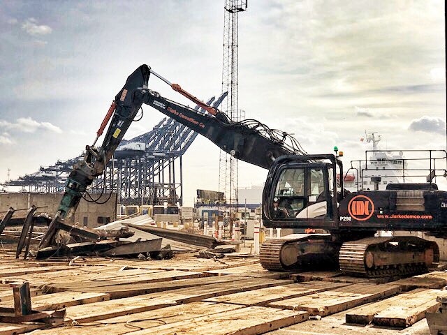 Stunning progress and it’s sunny again <a href="/CDC_Demolition/">CDCDemolition</a> <a href="/CDCEnviro/">CDC_Environmental</a> <a href="/tru7group/">Tru7 Group</a> <a href="/Guynicholls7/">Guy Nicholls</a> <a href="/tm__33/">Tony Marshall</a> <a href="/JakeNicholls45/">Jake Nicholls</a> <a href="/Chinny63549321/">Chinny</a> <a href="/meik1fitness/">Meik Jensen</a> <a href="/whipstreet/">Whip Street Motors</a> <a href="/DavidClarkeCDC/">David Clarke</a> <a href="/mark65re/">mark emeny</a> #truplant #strongertogether #eastangliasno1 #nfdc