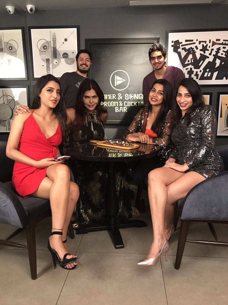 nishjamvwal's tweet photo. #themakingof #shootingstars #whereanglesdare #Photoshoot #workingprogress #Stillcamera #brands #endorsements #luxury #luxurybrands #NishaJamVwal #NishaJamVwalLuxury https://t.co/6gK47DbaFD