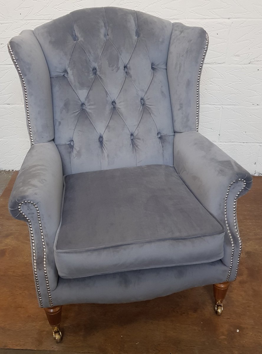 PmContract's tweet image. Before and after reupholstery