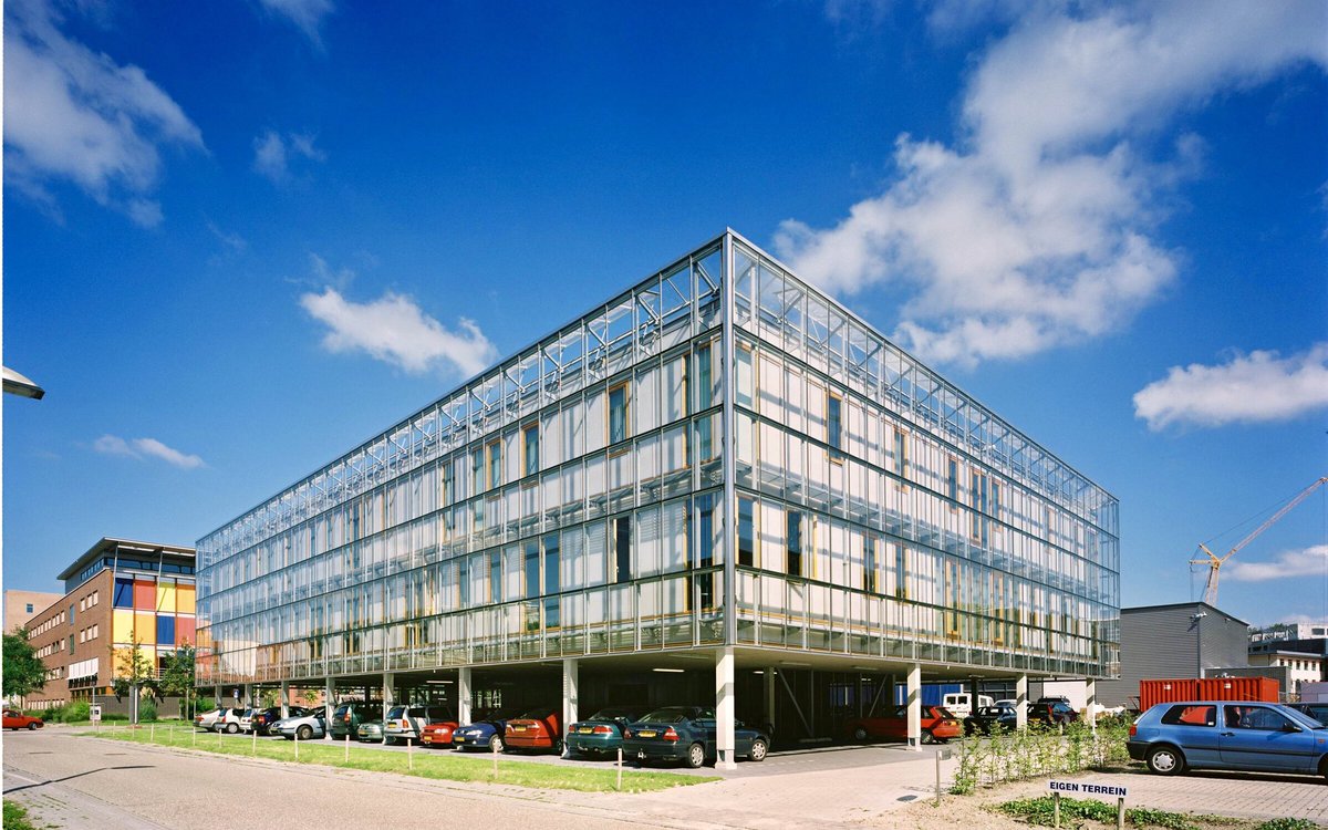 Deze week gestart buitenschil ingenieursbureau ABT, Delftechpark 12 te Delft. Nieuw transparant Sikkens Cetol TGX verfsysteem voor dit fraaie pand.