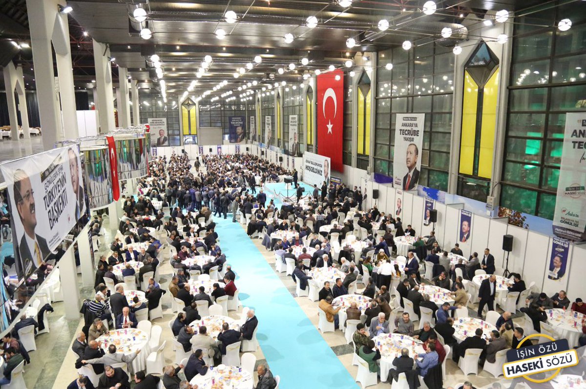 mehmetozhaseki's tweet photo. Esnaf kültürüyle büyüdüm.

#Altındağ’da Esnaf ve Sanatkarlar Odaları Birliği’nde yanımızda her zaman desteklerini hissettiğimiz esnaf kardeşlerimizle akşam yemeğinde bir araya geldik.

#BelediyeİşiGönülİşi 
#İşinÖzüHasekiSözü https://t.co/7QoUfOgToe