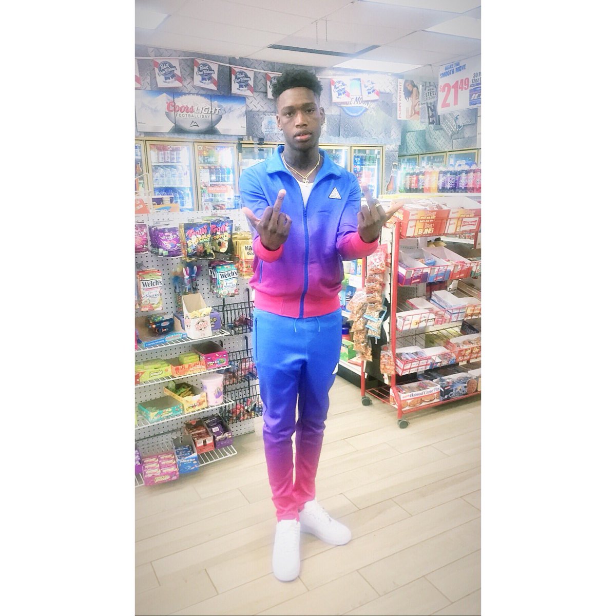 Faizon_GotNext's tweet photo. I feel no pain when I be high &amp; I be fresher than a bitchhhh💙💗💙💗 https://t.co/xmmwR8vjmo