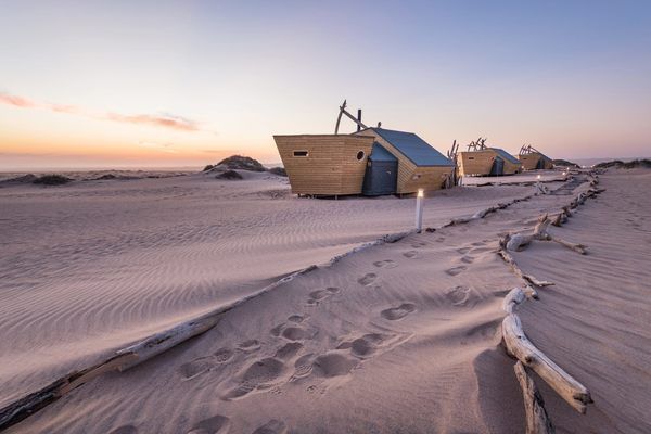 mehganheaneygri's tweet photo. How cool! Take a look at #ShipwreckLodge for yourselves ; ) https://t.co/VGpjvJOiD7 #Wanderlust #worldtraveler #worldtravel #adventurewayoflife #explore #exploreyourworld #exploremore #travel #optoutside #adventureawaits #TravelTuesday #Namibia #getoutside https://t.co/FbgBnzJEJa