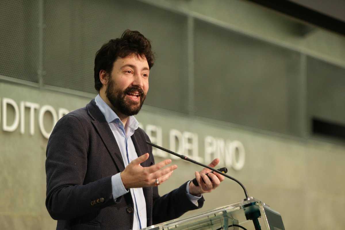 “We are now living in the economy of attention”. <a href="/AAlaphilippe/">Alex. Alaphilippe (I have left this website)</a> explains that bad actors not only create disinformation achieve their own objectives but also create it to satisfy the demand for it online and on social media. #DisinfoWeek