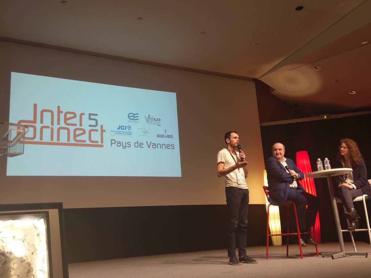 JCEVannes's tweet photo. " Le patron n'est plus le sachant... tous les 3 mois, brainstorming avec tous les employés pour fixer l'écriture de l'entreprise pour les 3 prochains mois" l'humilité de l'entteprenejr @PauloMnzz de @ZeroGachis #Interconnect5 https://t.co/KMleoq0AS3